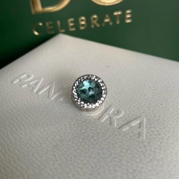 Pandora Radiant Hearts Glacier Blue - Picture 2 of 8